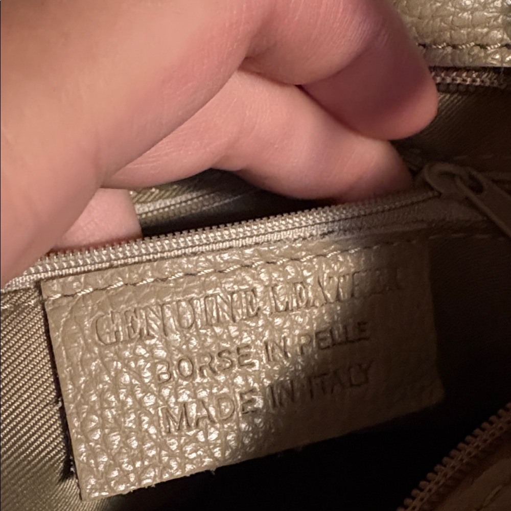 Elegant Tan Crossbody Bag made in Italy - Picture 4 of 6